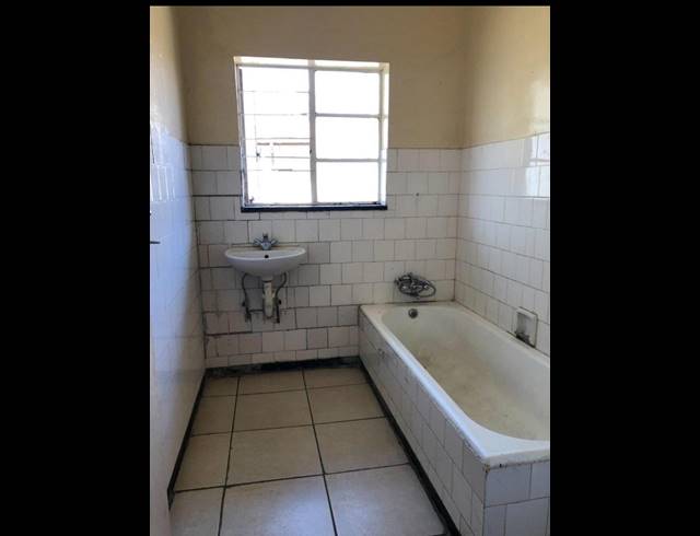 16 BEDROOM FREEHOLD FOR SALE IN INGAGANE